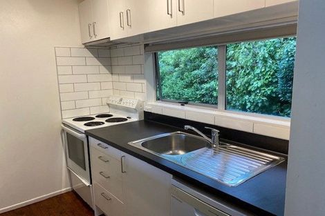 Photo of property in 2/49 Maungaraki Road, Korokoro, Lower Hutt, 5012