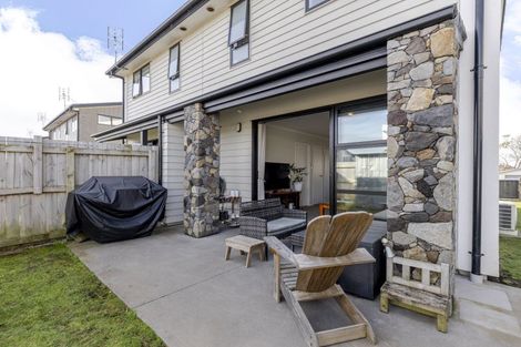 Photo of property in 15 Discovery Place, Marfell, New Plymouth, 4310