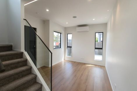 Photo of property in 118 Chivalry Road, Glenfield, Auckland, 0629