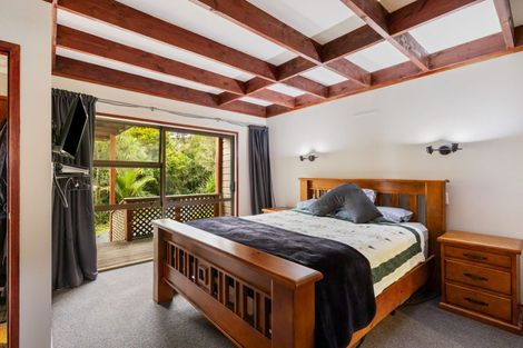 Photo of property in 1099 Scenic Drive North, Swanson, Auckland, 0816