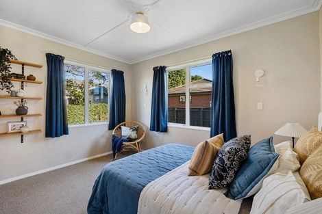 Photo of property in 88 Govett Avenue, Frankleigh Park, New Plymouth, 4310