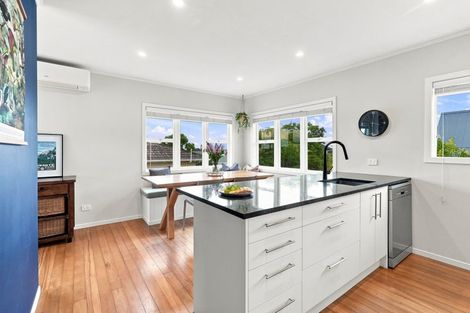 Photo of property in 1/77 Birkdale Road, Birkdale, Auckland, 0626