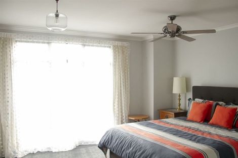 Photo of property in 10 Claverton Grove, Churton Park, Wellington, 6037