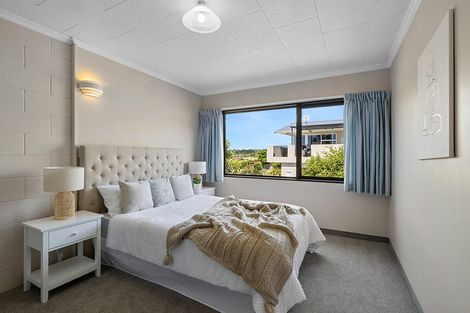 Photo of property in 8 Julian Place, Westown, New Plymouth, 4310