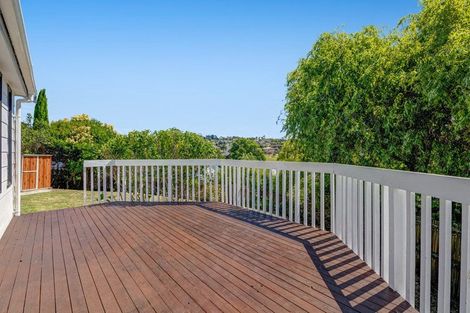 Photo of property in 14 Mallard Place, Unsworth Heights, Auckland, 0632