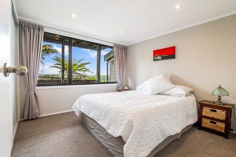 Photo of property in 143 West Harbour Drive, West Harbour, Auckland, 0618