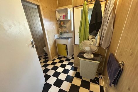 Photo of property in 118 View Road, Sunnyvale, Auckland, 0612