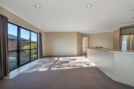 Photo of property in 40 Montague Grove, Stratford, 4332