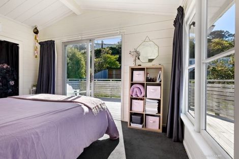 Photo of property in 13 Thurleigh Grove, Karori, Wellington, 6012