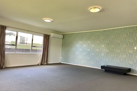 Photo of property in 787 East Coast Road, Northcross, Auckland, 0630