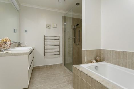 Photo of property in 18 Botanical Heights Drive, Waipahihi, Taupo, 3330