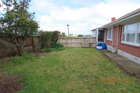 Photo of property in 19 Fairlea Road, Te Atatu South, Auckland, 0610