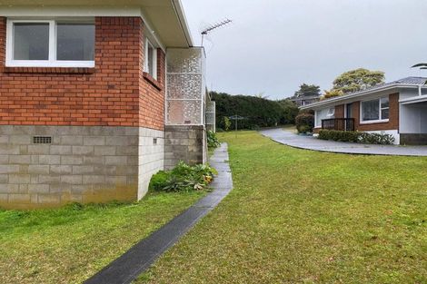 Photo of property in 28d Sunnynook Road, Sunnynook, Auckland, 0620