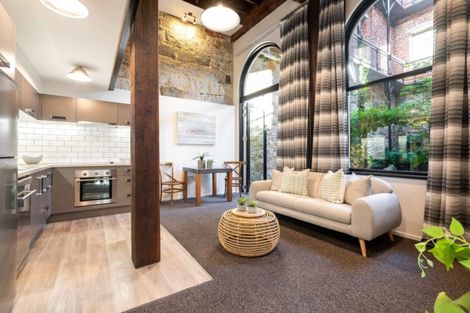 Photo of property in 3/5 Jetty Street, Dunedin Central, Dunedin, 9016