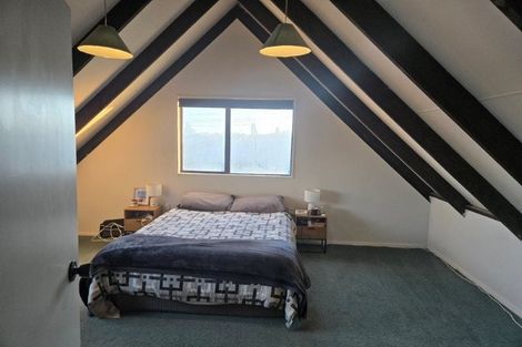 Photo of property in 1/130 Middlepark Road, Sockburn, Christchurch, 8042