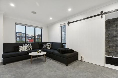 Photo of property in 92 Intrepid Crescent, Beachlands, Auckland, 2018
