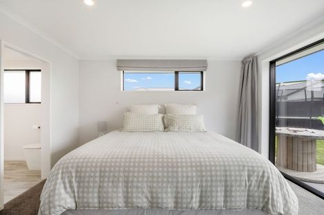 Photo of property in 25 Henshaw Street, Woodend, 7610