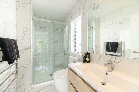 Photo of property in 166b Ennis Avenue, Pakuranga Heights, Auckland, 2010