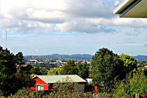 Photo of property in 1/8 Benchmark Drive, Massey, Auckland, 0614