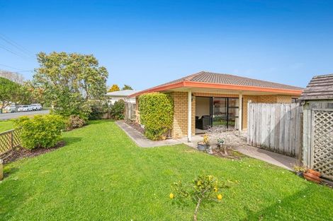Photo of property in 5 Pengelly Place, Parakai, 0830