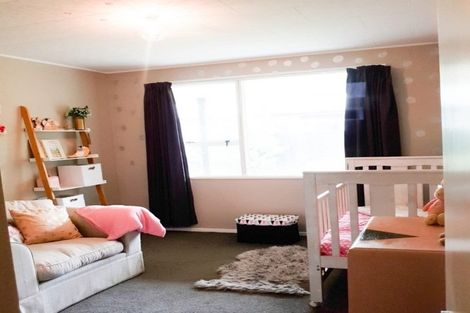 Photo of property in 17 Coates Place, Rangiora, 7400