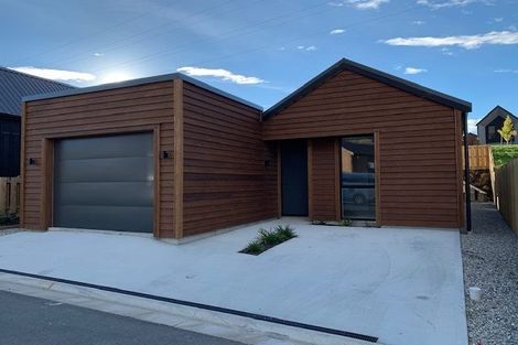 Photo of property in 5 Huxley Place, Lake Hayes, Queenstown, 9304