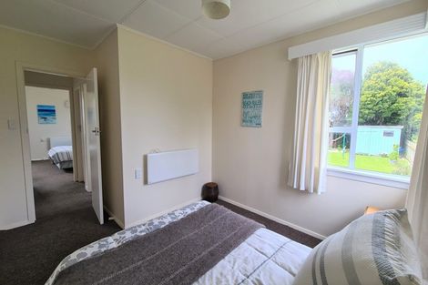 Photo of property in 18 Gisborne Terrace, Opunake, 4616