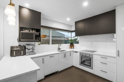 Photo of property in 3 Farquhars Road, Redwood, Christchurch, 8051