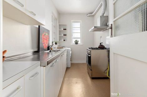 Photo of property in 20d Portland Crescent, Thorndon, Wellington, 6011