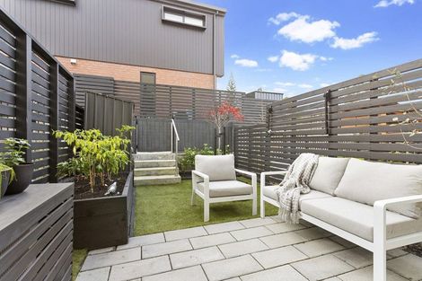 Photo of property in 22 Hoopers Road, Glen Eden, Auckland, 0602