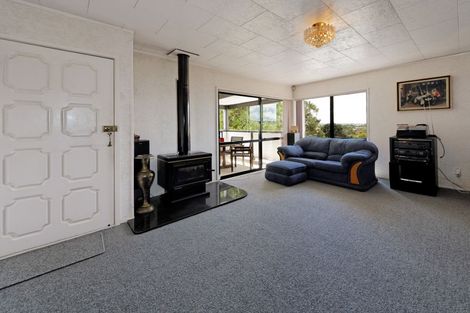 Photo of property in 18 Madigan Place, Glendene, Auckland, 0602