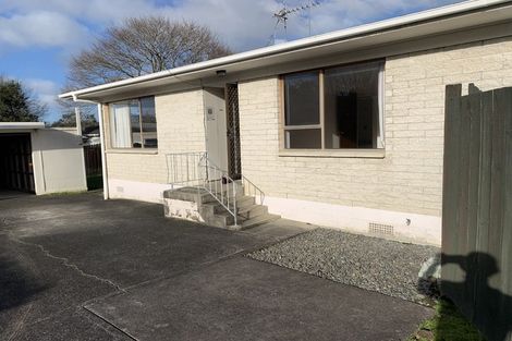 Photo of property in 2/13 Mannering Place, Hillcrest, Auckland, 0627