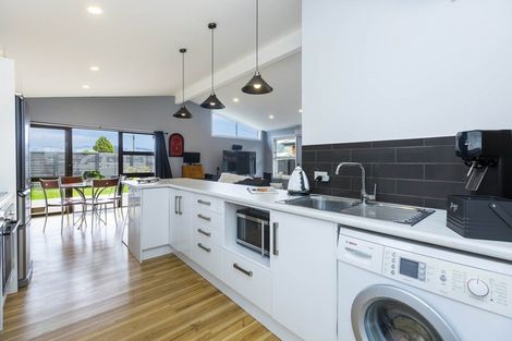 Photo of property in 30a Exchange Street, Ebdentown, Upper Hutt, 5018