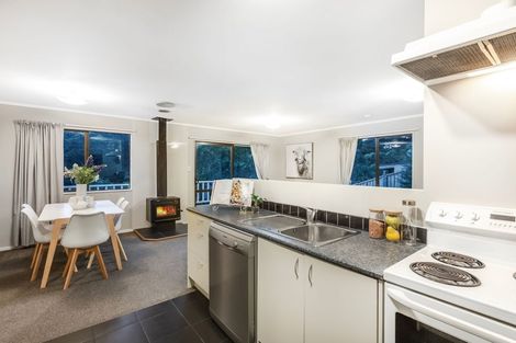 Photo of property in 25 Postgate Drive, Whitby, Porirua, 5024