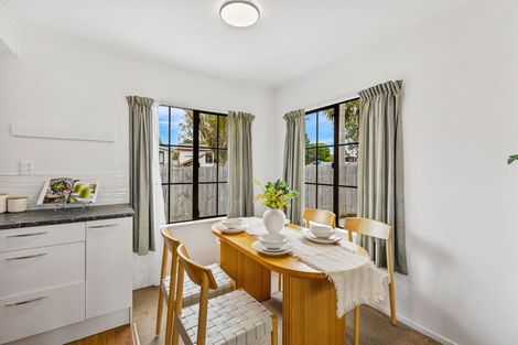 Photo of property in 96a Sturges Road, Henderson, Auckland, 0612