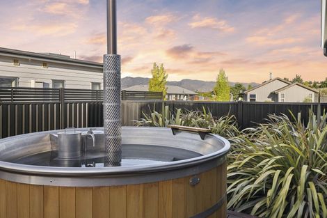 Photo of property in 54 Sherwin Avenue, Albert Town, Wanaka, 9305