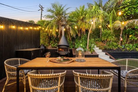 Photo of property in 46 Church Street, Northcote Point, Auckland, 0627