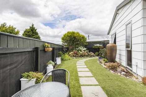 Photo of property in 17 Cargill Grove, Kelvin Grove, Palmerston North, 4414