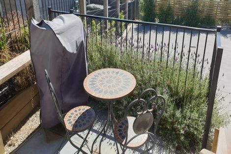 Photo of property in 8 Bovett Place, Wanaka, 9305