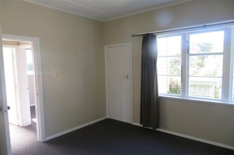 Photo of property in 64 Oxford Terrace, Epuni, Lower Hutt, 5011