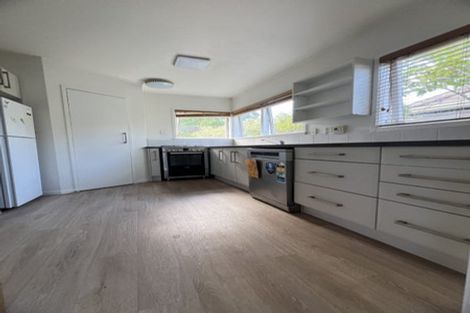 Photo of property in 11 Barlow Place, Chatswood, Auckland, 0626