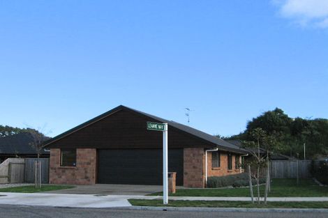 Photo of property in 10 Kennedy Place, Waikanae Beach, Waikanae, 5036