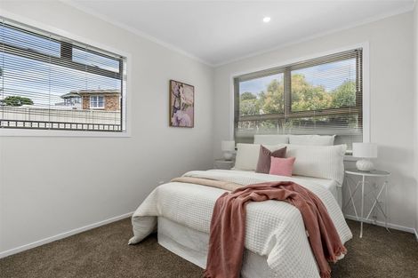 Photo of property in 2/44 Becroft Drive, Forrest Hill, Auckland, 0620