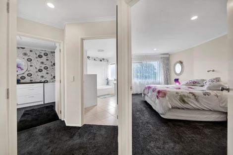 Photo of property in 24 Park Lane, Waitara, 4320