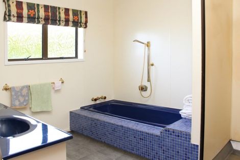 Photo of property in 10 Pine Grove, Tairua, 3508