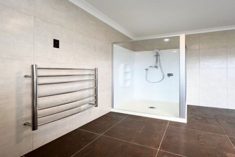 Photo of property in 5 Wye Oak Drive, Schnapper Rock, Auckland, 0632