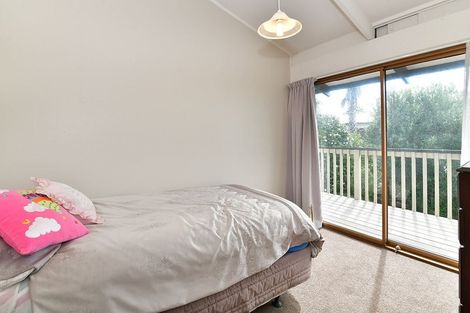 Photo of property in 119 Rosario Crescent, Red Beach, 0932