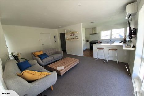 Photo of property in 2/24 Sovereign Place, Glenfield, Auckland, 0629