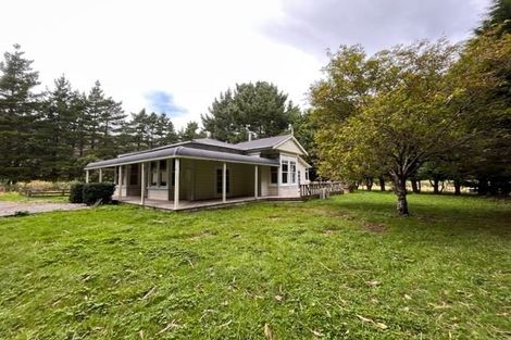 Photo of property in 140a Upper Fitzherbert Road, Wainuiomata, Lower Hutt, 5373