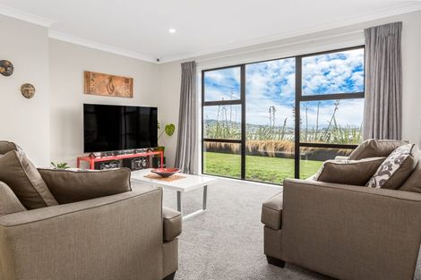 Photo of property in 3 Kaiaho Close, Aotea, Porirua, 5024